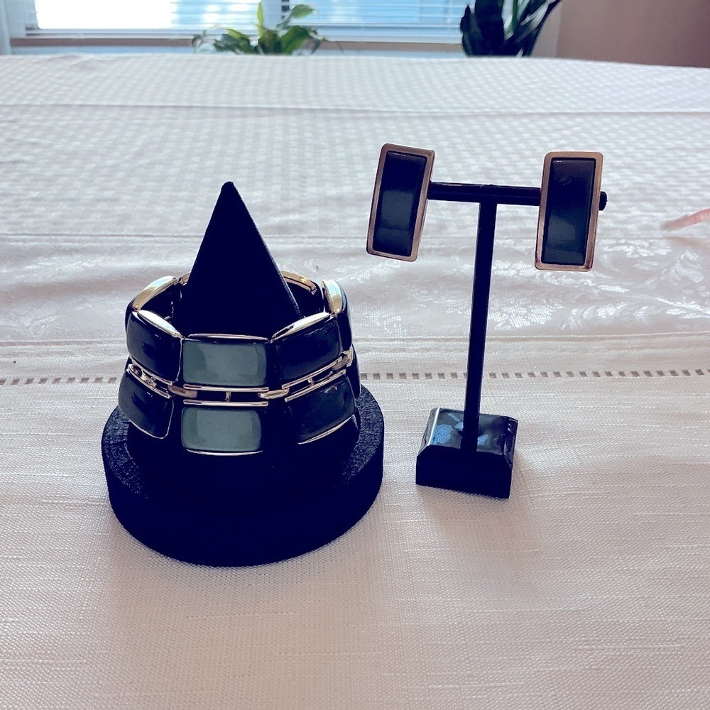 Lisner Vintage Bracelet and Earrings Set